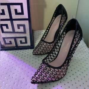 Never worn Super Sexy Shoedazzle Pumps